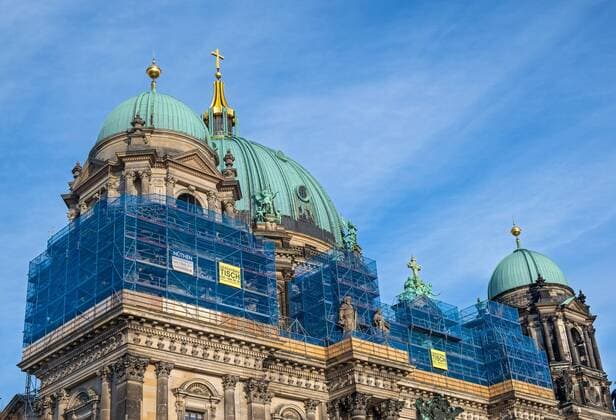 The Berlin Cathedral suffers massively from cracks, leaking joints and crumbling rocks Photo of 31 02 2019 The damages had been determined step by step in the course of other renovation work over the past years 1 6 million euros are needed for renovation work The German Foundation for the Preservation of Monuments and the Cathedral Community is now launching a nationwide fundraising campaign The Berlin Cathedral Copyright: epd-bild RolfxZoellner EDITORIAL USE ONLY