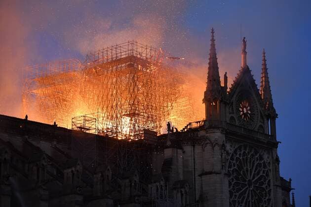News Themen der Woche KW16 News Bilder des Tages the Notre Dame cathedral has been in flames since the beginning of the evening in Paris.  JulienxMattiax xLexPictorium LePictorium_0205978