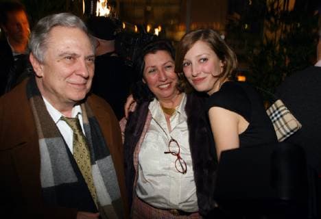 Film Vom Suchen und finden der Liebe 24 01 2005 Alexandra Maria Lara with parents Doina and Valentin Platareanu at the film premiere Vom Suchen Und Finden Der Liebe im Sony Center Potsdamer Platz Berlin 24 01 2005