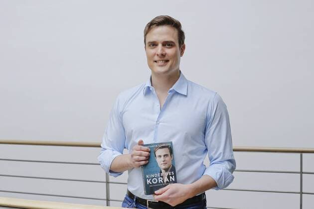 02 05 2019 Berlin Germany Book presentation Children of the Koran What Muslim pupils learn from Constantin Schreiber Photo Constantin Schreiber TV journalist and author of the book Children of the Koran What Muslim pupils learn Published by Ullstein Econ Verlag