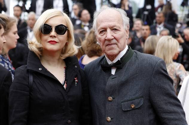 Lena Herzog with husband Werner Herzog attending the A Hidden Life premiere during the 72nd Cannes Film Festival at the Palais des Festivals on May 19, 2019 in Cannes, France Foto:xD.xBedrosianx xFuturexImage