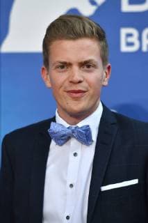 Ferdinand HOFER actor single picture, cut single motif, portrait, portrait, portrait red carpet, Red Carpet, Bavarian Television Award 2019 on 24 05 2019