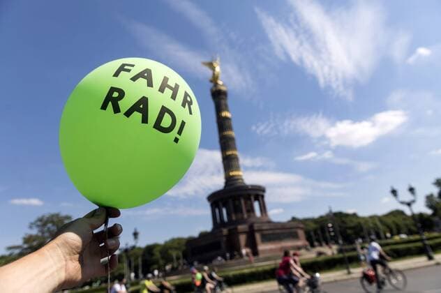 ADFC rally bicycle demonstration with around 90,000 participants for better conditions for cycling and equal use of the bicycle as a means of transport Berlin, 02 06 2019 Foto:xB.xKriemannx xFuturexImage