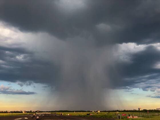 Thunderstorm over Berlin, A thunderstorm cell after a hot June day over the Tempelhofer Feld Berlin Tempelhof Germany