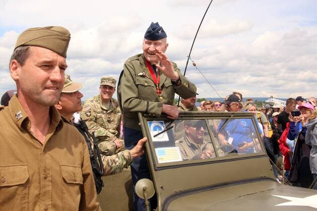 Celebration of the 70th anniversary of the Berlin Airlift 1948 1949 at the US Airbase in Wiesbaden Erbenheim, Hesse, Germany The very popular 97-year-old war veteran and pilot of one of the legendary raisin bombers, Gail Halvorsen, is celebrated with his bath in the crowd