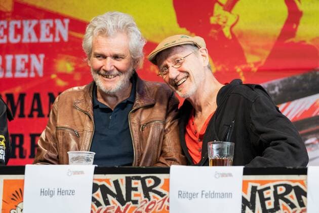 Press conference on the music festival and motor sports festival Werner Das Rennen 2019 Holger Holgi Henze, Porschefahrender Kneipenwirt with Rötger Brösel Feldmann, comic artist from left Press conference on the music festival and motor sports festival Werner Das Rennen 2019 , Hamburg Hamburg Germany Airport Hartenholm