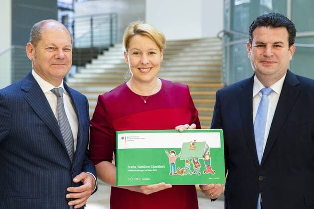 Family Minister Franziska Giffey C , Finance Minister Olaf Scholz L and Labour Minister Hubertus Heil R after the presentation of the Strong Family Checkbook at the Jakob Kaiser House in Berlin on 27 June 2019 Presentation Strong Family Checkbook in Berlin