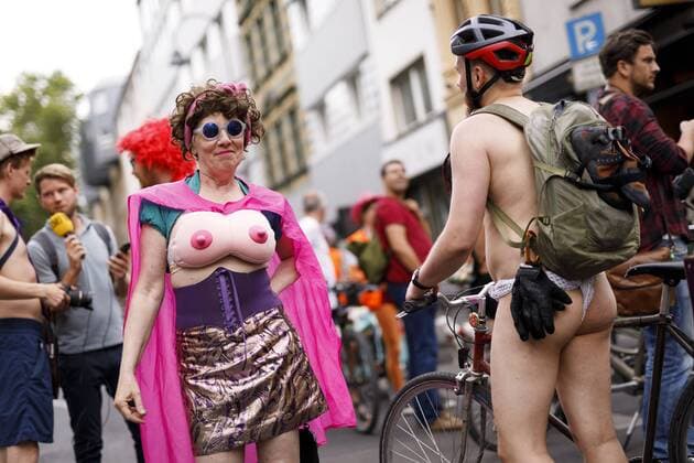 Participants of the first Cologne Naked Bike Ride on the Schaafenstraße Cologne, 12 07 2019 Foto:xC.xHardtx xFuturexImage