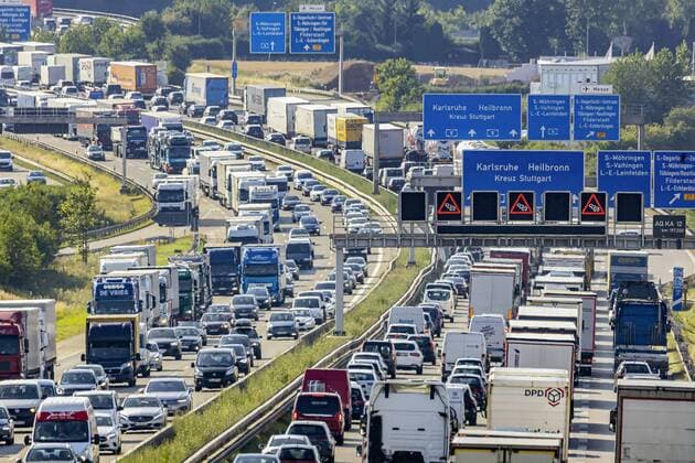 DEU, Germany, Baden Württemberg, Stuttgart, 25 07 2019 At the weekend, Baden Württemberg and Bavaria will also start school holidays Travel traffic, as here on the A8 motorway at the Stuttgart junction, is likely to lead to numerous traffic obstructions and traffic jams