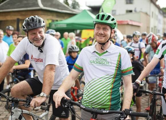 The State Premier of Saxony, Michael Kretschmer, CDU, takes part in a bicycle race in Meerane 05 08 2019 Meerane Germany Copyright: xThomasxImo photothek.netx