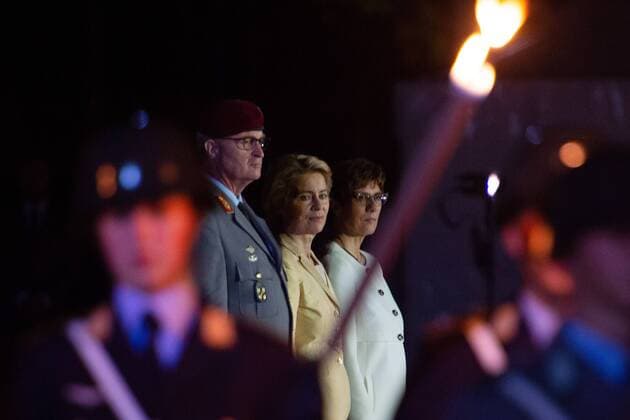 Berlin GER, Berlin, ,16 08 2019, Great curfew for the farewell of Ursula von der Leyen v l E Zorn, Ursula von der Leyen, Annegret Kramp Karrenbauer Federal Minister of Defence, Great curfew for Ursula von der Leyen,16 08 2019, Copyright: xEIBNER UwexKochx EP_EER