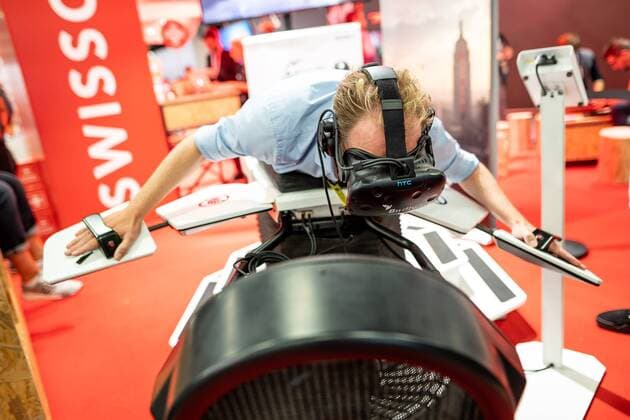 Gamescom 2019, Media and Trade Visitor Day Swissgames show the flight simulator Birdly, the player lies on a chair and steered the wing movements of a bird VR Gaming at the fair, Gamescom 2019, Tuesday Media and Trade Visitor Day, Photo Benjamin Horn Observe personal rights of depicted persons