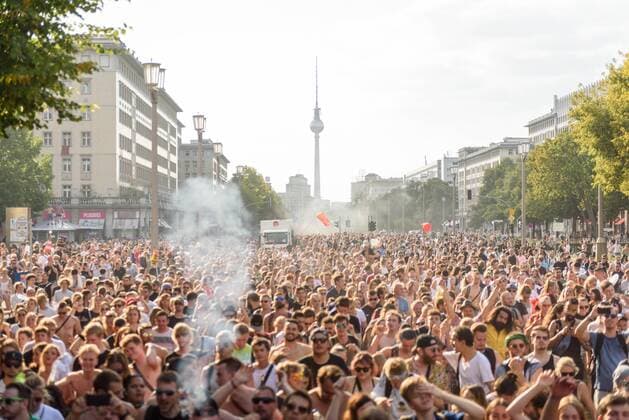 Berlin, Zug der Liebe Deutschland, Berlin 24 08 2019 The picture shows impressions from the demonstration Zug der Liebe in Berlin Berlin Berlin Deutschland