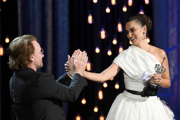 Penelope Cruz with Bono at the Donostia Awards Ceremony for her lifes work at the 67th International Film Festival San Sebastian Festival Internacional de Cine de San Sebastian at the Theater Victoria Eugenia San Sebastian, 27 09 2019 Foto:xC.xNiehausx xFuturexImage