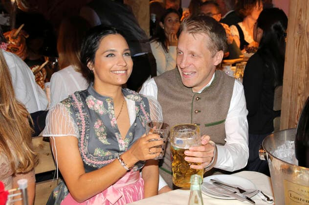 Oliver Pocher with friend Amira Aly in the Käfer Wiesn Schänke at the Oktoberfest 2019 Munich, 28 09 2019 Foto:xO.xMooserx xFuturexImage