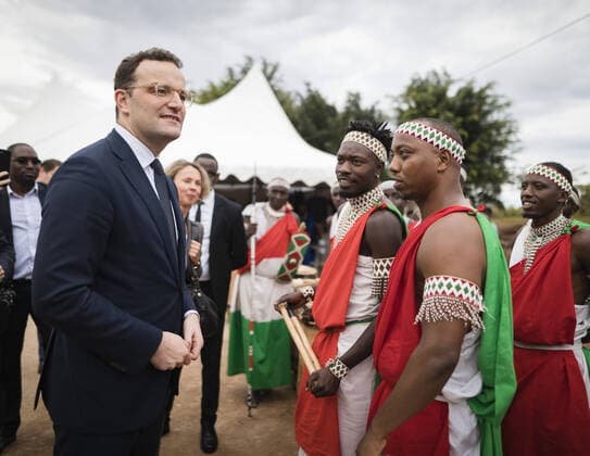 Federal Health Minister Jens Spahn CDU meets drummer from Burundi in the community centre Maison Shalom in Kigali on 03 10 2019 Kigali Rwanda Copyright: xXanderxHeinl photothek.netx