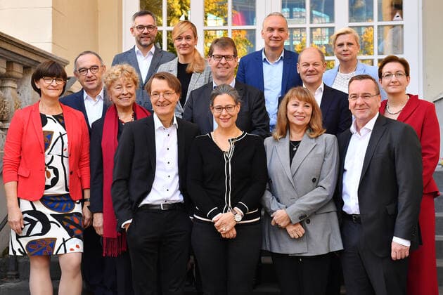 Group photo front v left Nina SCHEER,Karl LAUTERBACH, Petra KOEPPING,Boris PISTORIUS, behind Saskia ESKEN,Norbert Walter BORJANS,Gesine SCHWAN,Ralf STEGNER Olaf SCHOLZ,Klara GEYWITZ hi v left Christina KAMPMANN,Michael ROTH, Dierk HIRSCHEL Hilde MATTHEIS, Regional Conference for the Presentation of the Candidates for the SPD Party Presidency, Loewenbraeukeller Munich on 12 10 2019