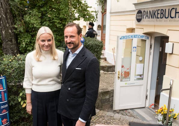 Crown Princess Mette Marit and Prince Haakon of Norway visit the Pankebuch bookshop in Berlin Pankow, the small bookshop specialises in books from the Nordic and Baltic countries.