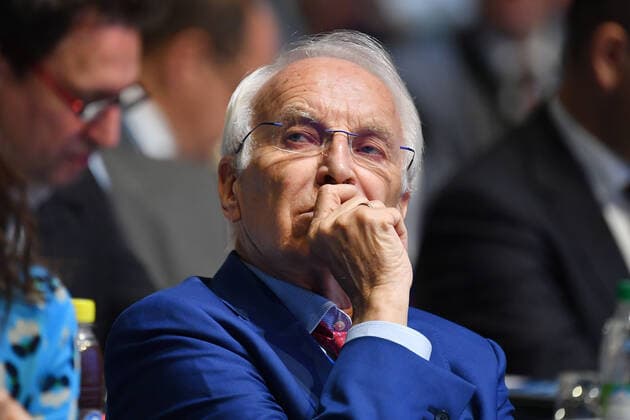 Edmund STOIBER, gesture, skeptical, single picture, cut single motive, portrait, portrait, portrait CSU party conference 2019 on 19 10 2019 in Munich Olympic Hall