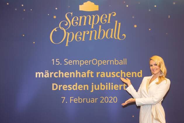 In the picture Judith Rakers becomes the new presenter at the side of Roland Kaiser Dresden Judith Rakers becomes the new presenter of the 15 SemperOperaball xChristian Esslerx