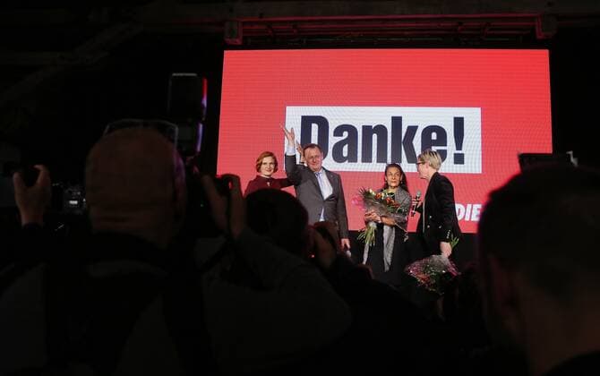 Thuringia state election election party Die LINKE 27 10 2019 , Erfurt, Kulturbahnhof Zughafen, election party Die LINKE in picture Federal President Katja Kipping, Prime Minister Bodo Ramelow Die LINKE , his wife Germana Alberti vom Hofe and Susanne Hennig Wellsow Die LINKE