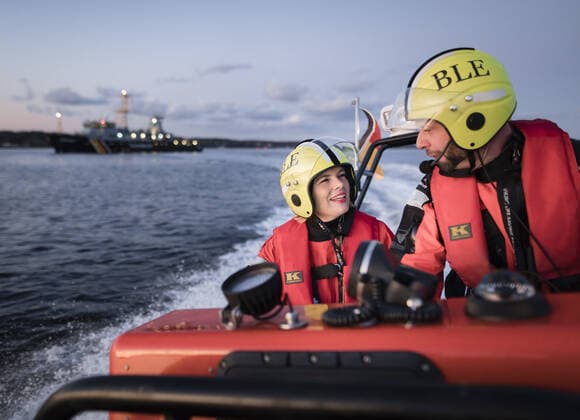 Federal Minister of Agriculture Julia Kloeckner CDU in an emergency boat on the Flensburger Foerde During her visit to the fishing protection boat Seeadler in Flensburg, 29 10 2019 Berlin Germany Copyright: xXanderxHeinl photothek.netx