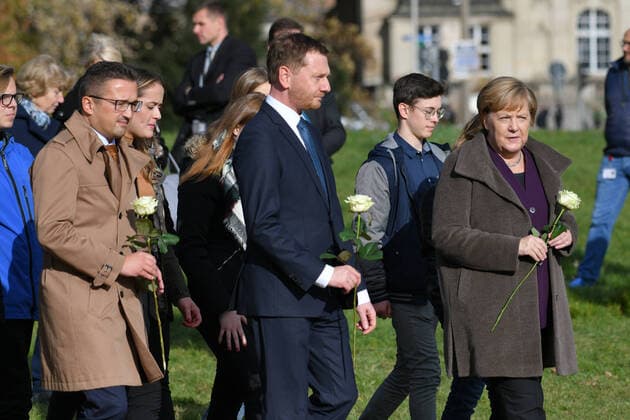 Zwickau Visit Chancellor Angela Merkel to memorial site for NSU victims, 04 11 2019 Chancellor Angela Merkel re , Carsten Koerber MdB, CDU, li and Michael Kretschmer State Premier Saxony, Mitte , Visit Chancellor Angela Merkel to memorial site for NSU victims, 04 11 2019 Copyright: xBertxHarzer xEibner-Pressefotox EP_bhr