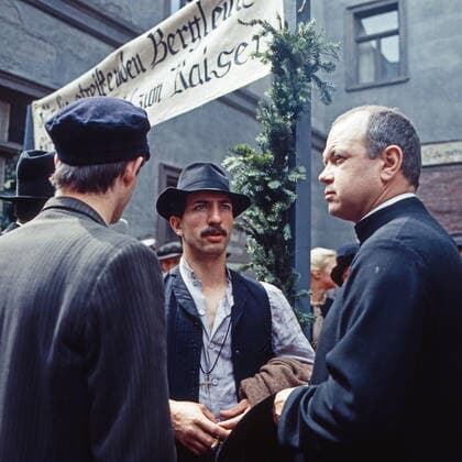 Rote Erde, Fernsehserie, Deutschland 1983, Folge: Kampf ums Überleben , Darsteller: Ralf Richter, Jörg Hube Copyright: KPA Nur redaktionelle Nutzung. Editorial usage only. UnitedArchives55001005 !ACHTUNG AUFNAHMEDATUM GESCHÄTZT!