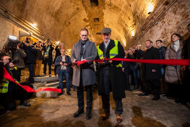 Governing Mayor Michael Mueller C L and President of Berlin Unterwelten Dietmar Arnold C R open a former escape tunnel at Brunnenstrasse 143 in Berlin on 7 November 2019 On 9 November Berlin celebrates the 30th anniversary since the fall of the Berlin Wall 30 years since the fall of the Berlin Wall Opening of a former escape tunnel at Brunnenstrasse 143