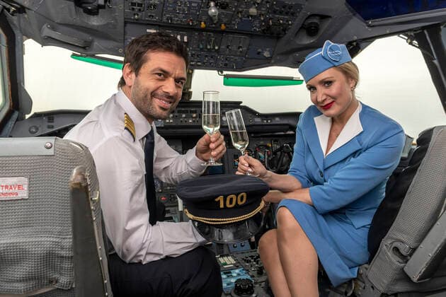 Shooting for the 100 episodes of Heldt on 13 November 2019 at Cologne Bonn Airport In the picture Kai Schumann Detective Nikolas Heldt with Janine Kunze Public Prosecutor Ellen Bannenberg in the cockpit of the Airbus in her playing clothes In the hundredth episode Heldts birthday Colleagues and friends have come up with a group game