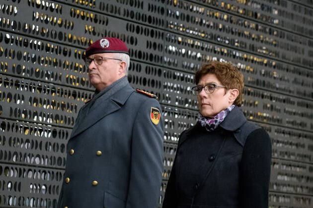 Berlin, commemoration of the Memorial Day by the Federal Minister of Defense Germany, Berlin 17 11 2019 The picture shows Federal Minister of Defense Annegret Kramp Karrenbauer CDU and Eberhard Zorn Inspector General of the Bundeswehr during the Memorial Day Ceremony at the Federal Ministry of Defense Berlin Federal Ministry of Defense Berlin Germany