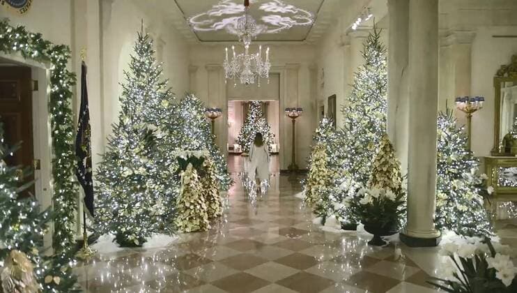 Bilder des Jahres 2019, Entertainment 12 Dezember December 3, 2019, Washington, D.C, United States: The American First Family is celebrating their third Christmas in the White House. This yearâ€⠢s theme, â€oeThe Spirit of America,†is a tribute to the traditions, customs, and history that make our Nation great. Designed by First Lady Melania Trump, the White House decorations celebrate the courageous individuals who have shaped our country and kept the American spirit alive...Melania says: This Christmas season I want to honor those who have shaped our country and made it the place we are proud to call home. ..â€oeWhen I travel the country, I am inspired by the hard working people and families that I meet. No matter which state they call home, many Americans share a strong set of values and deep appreciation for the traditions and history of our great nation. Thank y - ZUMAc218 20191203_zia_c218_021 Copyright: xCOVERxImagesx