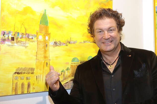 Francis Fulton Smith presents his exhibition Unikate auf Papier und Leinwand at Galerie Walentowski Hamburg, 06 12 2019 Foto:xgbrcix xFuturexImage