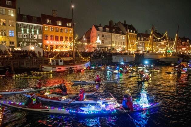 The kayaks hold Lucia parade in Copenhagen Harbor, Friday, December 13, 2019, Copenhagen Denmark,  Copyright: Photo:ThomasxSjoerup ThomasxSjoerupx COP104 spdk20191213-181129-L