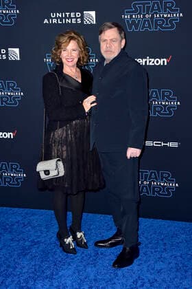 Mark Hamill with wife Marilou York at the world premiere of the movie Star Wars Episode IX The Rise of Skywalker Star Wars Episode IX Skywalkers Ascent Simultaneously at TCL Chinese Theater, El Capitan Theatre and Dolby Theatre Los Angeles, 16 12 2019 Foto:xD.xStarbuckx xFuturexImage