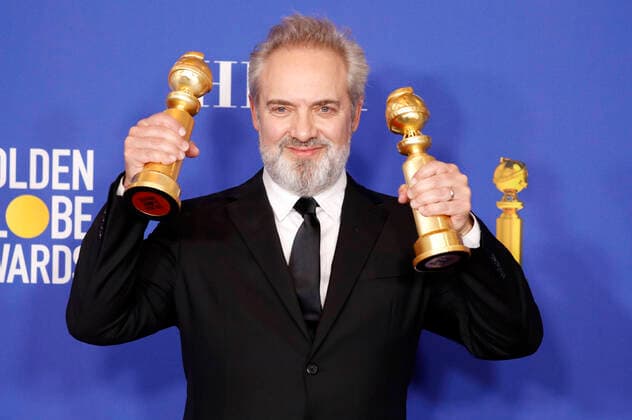 Sam Mendes with the award for Best Film Drama for 1917 and as best director at the 77 Golden Globe Awards ceremony at the Beverly Hilton Hotel Beverly Hills, 05 01 2020 Foto:xJ.xBlocx xFuturexImage