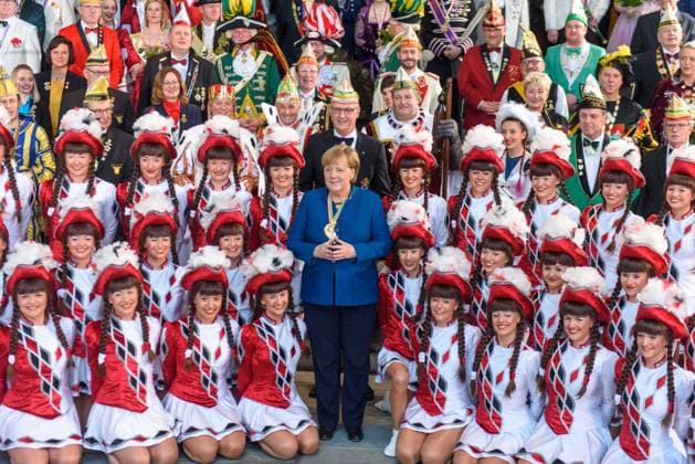 Berlin, Angela Merkel receives couples of princes from all federal states Germany, Berlin 22 01 2020 The picture shows the group picture with the Funkenmariechen Berlin Federal Chancellery Berlin Germany