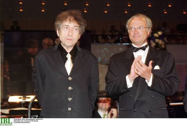 Polar Music Prize, Berwaldhallen 2000 05 15 Bob Dylan and King Carl XVI Gustaf c Charles Hammarsten royal house Sweden x2492x,  Copyright: xCharlesxHammarsten TTx Polarpriset, 2000-05-15