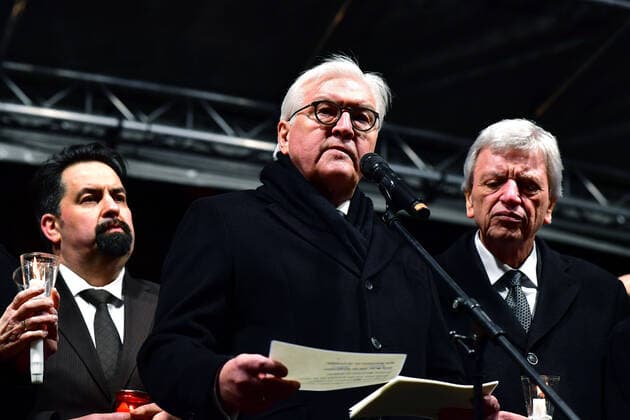 Federal President visits Hanau Chairman of the Central Council of Muslims Aiman Mazyek, left Federal President Frank Walter Steinmeier, centre Prime Minister Volker Bouffier Federal President Frank Walter xMNx