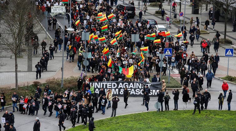 22 02 2020, xmgx, Local Hanau, Demonstration and vigil after terror in Hanau Blood act, terror, shooting, murder, death, commemoration, Tobias R, terrorist, mourning, Hanau, demonstration, vigil v l demo, posters, Fridays fot Future Hanau, rally overview, Hanau Hessen Germany EN