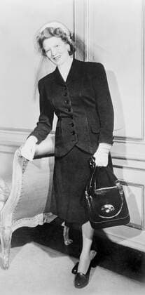 Elizabeth Arden (1878-1966), Canadian businesswoman created the world s largest cosmetics company, selling to the American mass market for brand name makeup. 1949 Courtesy Everett Collection PUBLICATIONXNOTxINxCANxCHNxFRAxITAxJPNxNORxPOLxRUSxESPxUKxUSA Copyright: xCourtesyxEverettxCollectionx HISL011 EC247