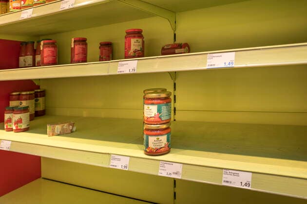 Panic of many consumers due to the spread of the corona virus Durable foods sold out in a food store in Berlin Mitte 29 02 2020, Berlin, GER Panic of many consumers due to the spread of the corona virus Durable foods sold out in a food store in Berlin Mitte, Berlin Berlin Germany, DEU Berlin Mitte