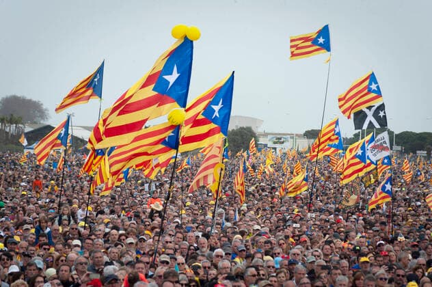 2020 Bilder des Jahres, News 02 Februar News Themen der Woche KW09 The Catalan independence leader, Carles Puigdemont, held a meeting today in the city of Perpignan. Prohibited from territory in Spain, the leader and MEP, exiled in Brussels, had not come as close to his country since his flight. The meeting which was supposed to bring together between 70 and 100,000 people brought together, according to the organizers, around 200,000 people. NicolasxLandemardx xLexPictorium LePictorium_0225241