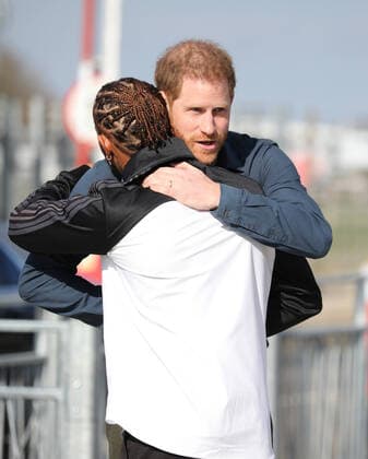 Bilder des Jahres 2020, Entertainment 03 März Entertainment Themen der Woche KW10 Prince Harry, Duke of Sussex, officially opens The Silverstone Experience, an immersive museum that tells the story of the past, present and future of British Motor Racing. Prince Harry, Duke of Sussex, was joined by Lewis Hamilton (Formula One World Champion), at Silverstone race circuit, Silverstone, Northants, UK, on March 6, 2020.