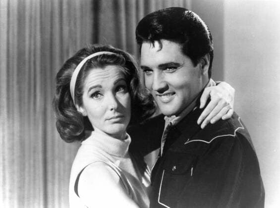 TICKLE ME, from left: Julie Adams, Elvis Presley, 1965 Courtesy Everett Collection !ACHTUNG AUFNAHMEDATUM GESCHÃ„TZT! PUBLICATIONXNOTxINxCANxCHNxFRAxITAxJPNxNORxPOLxRUSxESPxUKxUSA Copyright: xCourtesyxEverettxCollectionx MBDTIME EC016