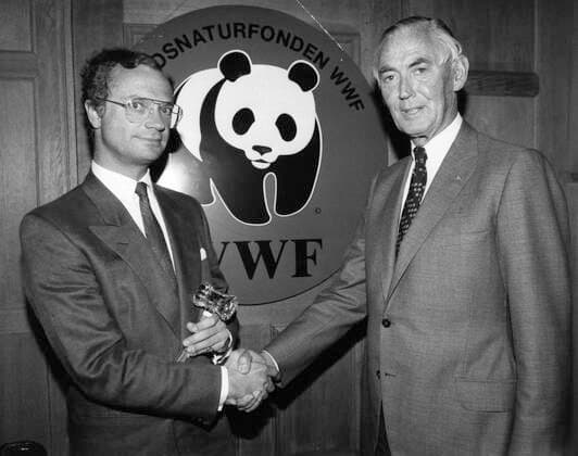 ARCHIVE 1988 King Carl XVI Gustaf takes over WWFs Presidents Club from Carl Ms son Mannerfelt Sweden x1007x,  Copyright: xLassexHedbergx xTTx x KUNGEN-MANNERFELT