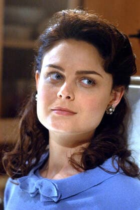 GLORY ROAD, Emily Deschanel, 2006, (c) Buena Vista courtesy Everett Collection Buena Vista Pictures Courtesy Everett Collection !ACHTUNG AUFNAHMEDATUM GESCHÃ„TZT! PUBLICATIONXNOTxINxCANxCHNxFRAxITAxJPNxNORxPOLxRUSxESPxUKxUSA Copyright: xBuenaxVistaxPictures CourtesyxEverettxCollectionx MCDGLRO EC002