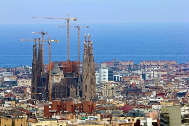 City View including Sagrada Familia from Park Güell, Barcelona, Spain Copyright: xKenxRossx KRO-12136