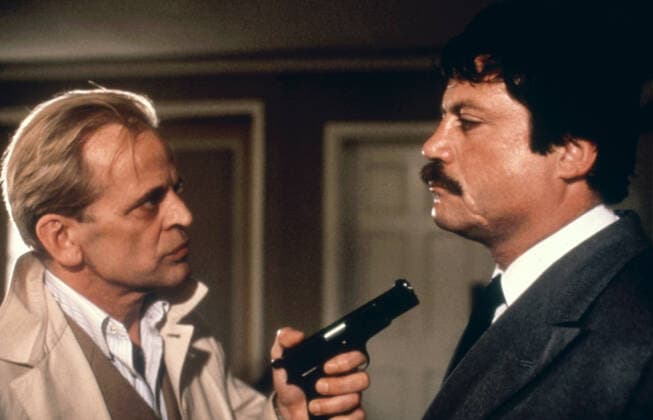 VENOM, Klaus Kinski, Oliver Reed, 1981, (c)Paramount courtesy Everett Collection Paramount Courtesy Everett Collection !ACHTUNG AUFNAHMEDATUM GESCHÃ„TZT! PUBLICATIONXNOTxINxCANxCHNxFRAxITAxJPNxNORxPOLxRUSxESPxUKxUSA Copyright: xParamount CourtesyxEverettxCollectionx MSDVENO EC003