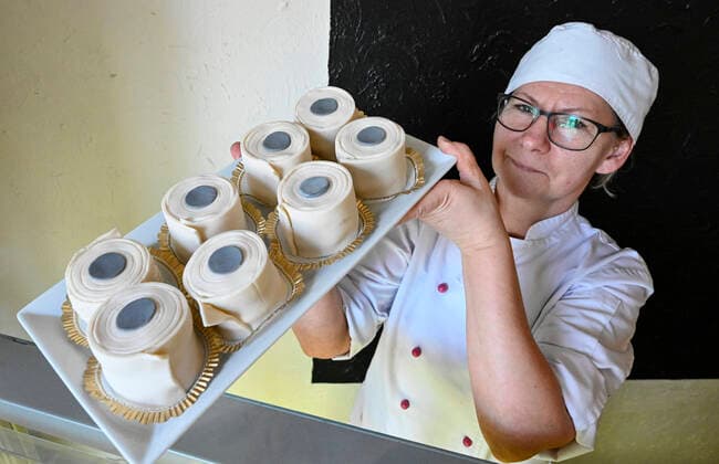 Baker Ella Sjögren at Fantasitartor Fantasy Cakes in Landskrona, Sweden, creates incredibles cake that looks exactly like a roll of toilet paper LANDSKRONA Sweden x50090x,  Copyright: xJohanxNilsson TTx TOILET ROLL CAKES